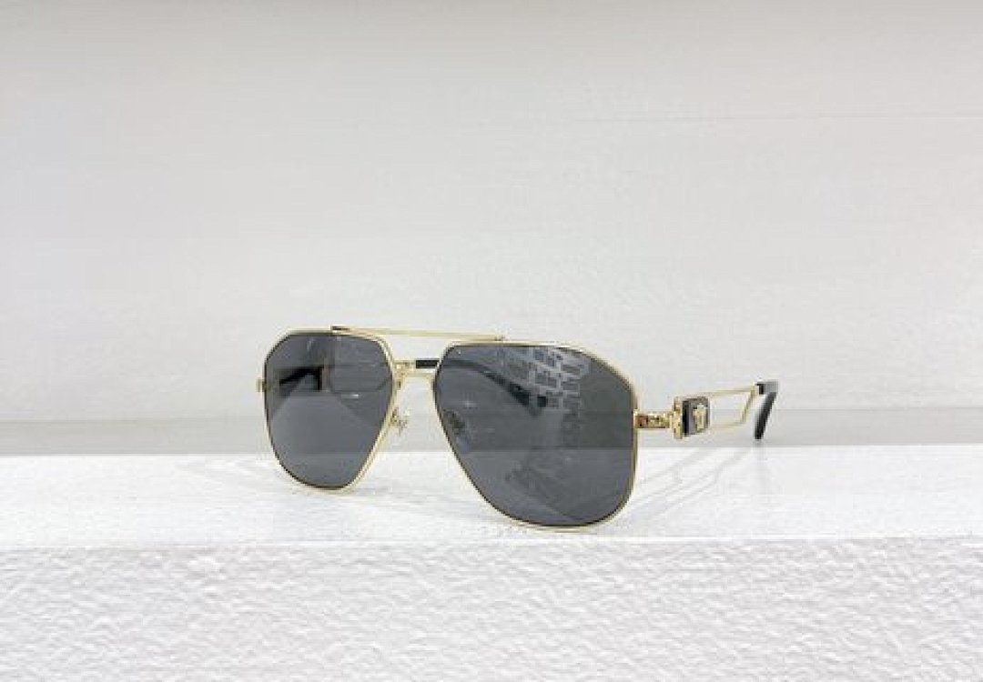 Other VERSACE Sunglasses - Image 56