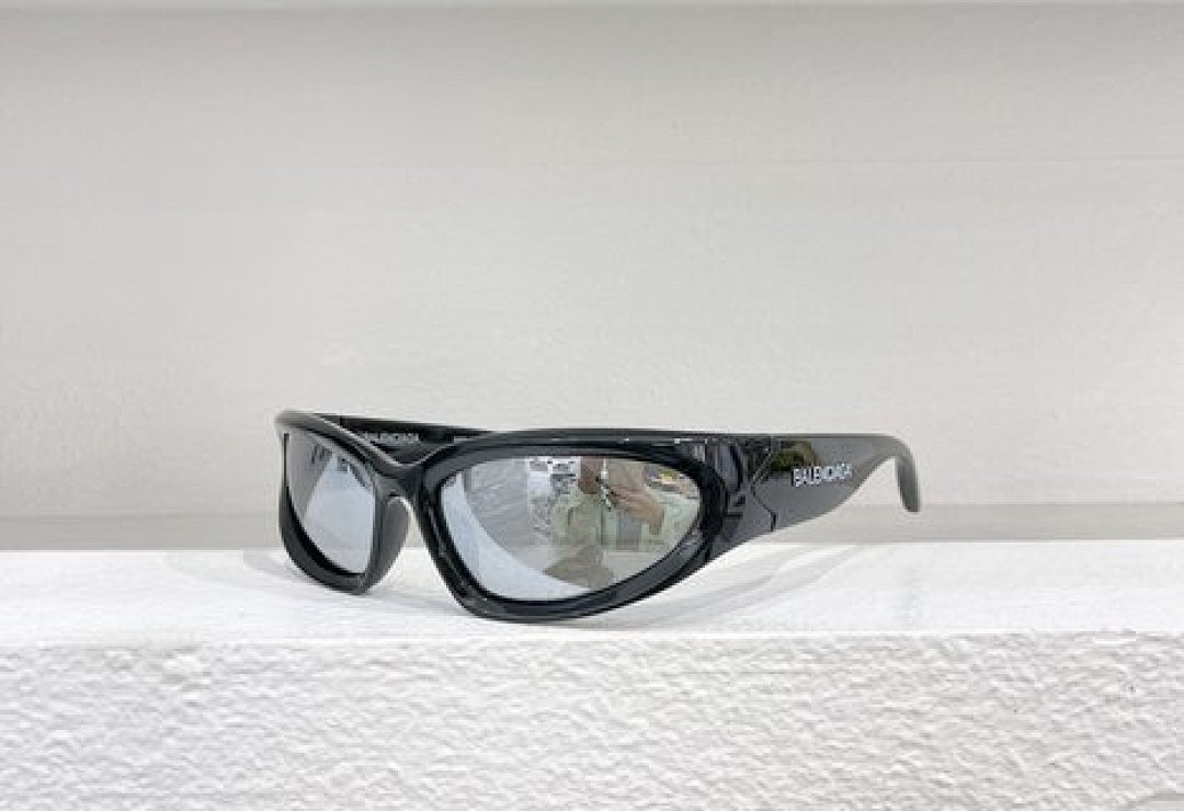 Other Balenciaga Sunglasses - Image 53