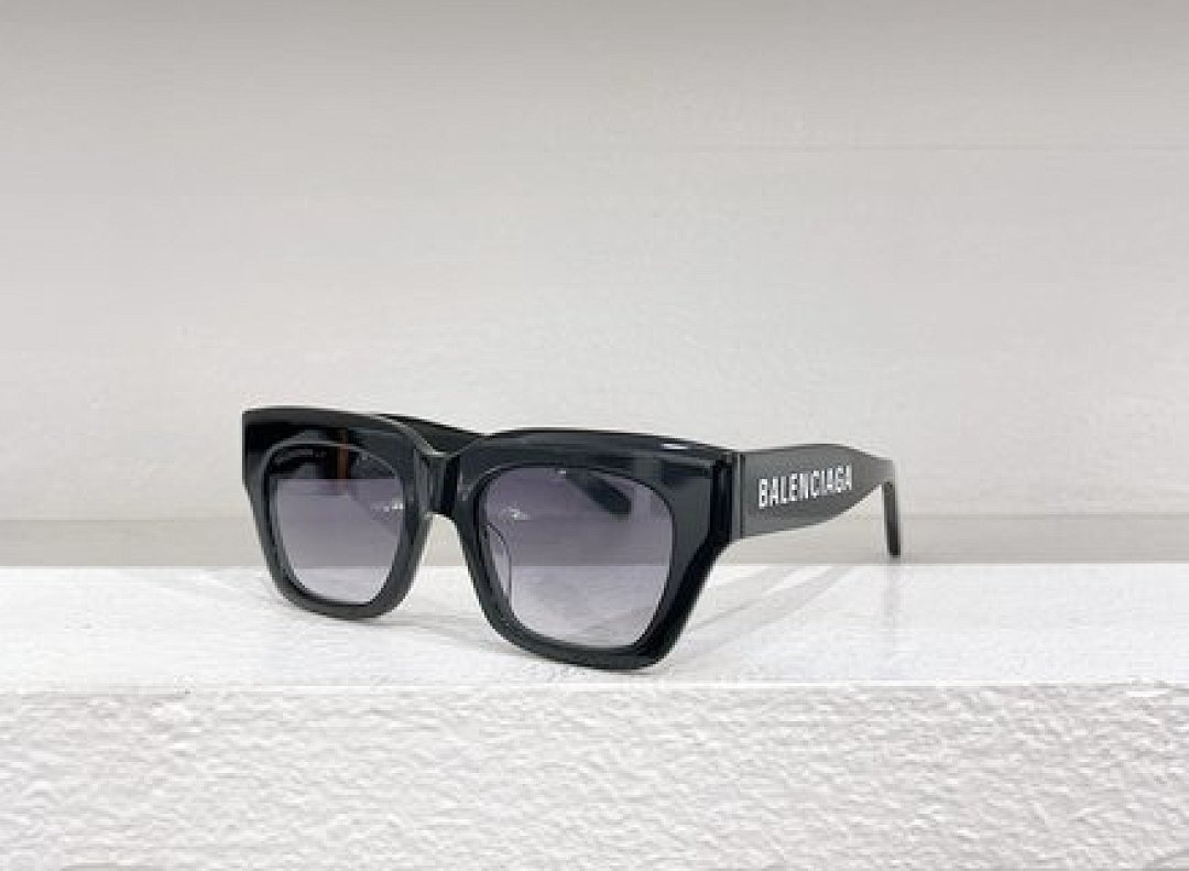 Other Balenciaga Sunglasses - Image 24