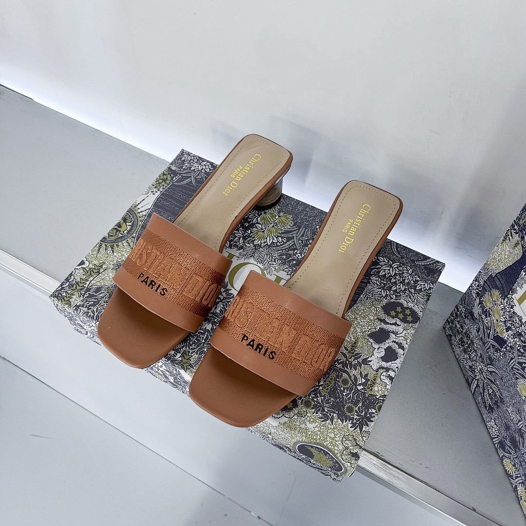 Other Women's Slippers - Image 116