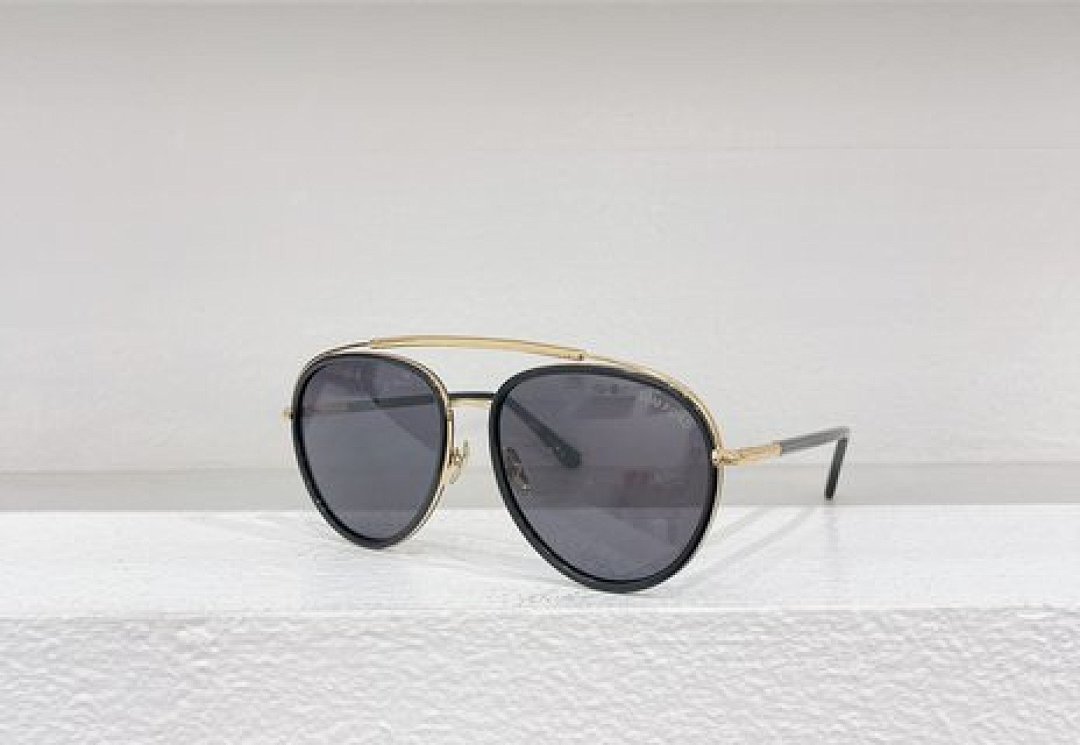 Other TOMTORD Sunglasses - Image 100