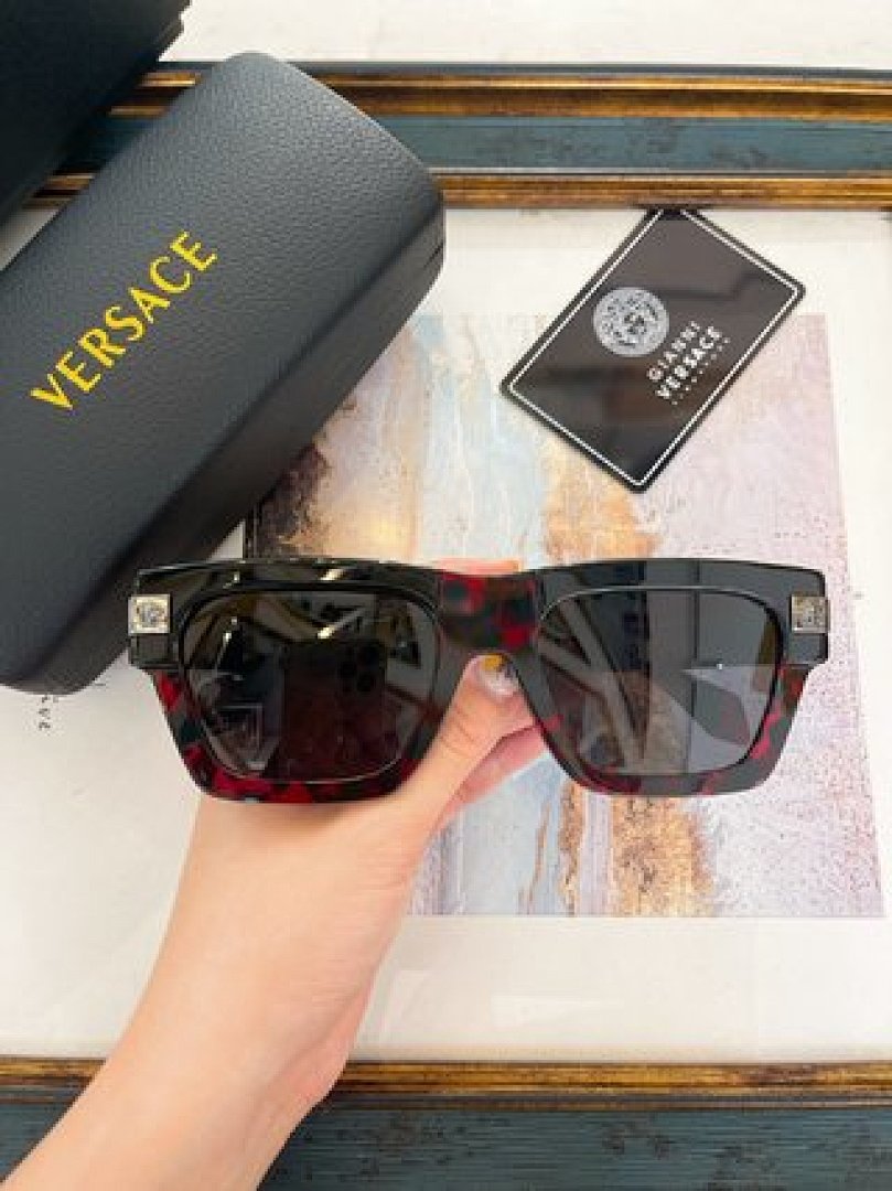 Other VERSACE Sunglasses - Image 84