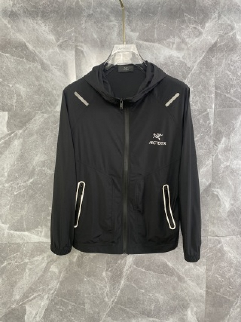 Christian Louboutin ARCTERYX Mens Winter - Image 29