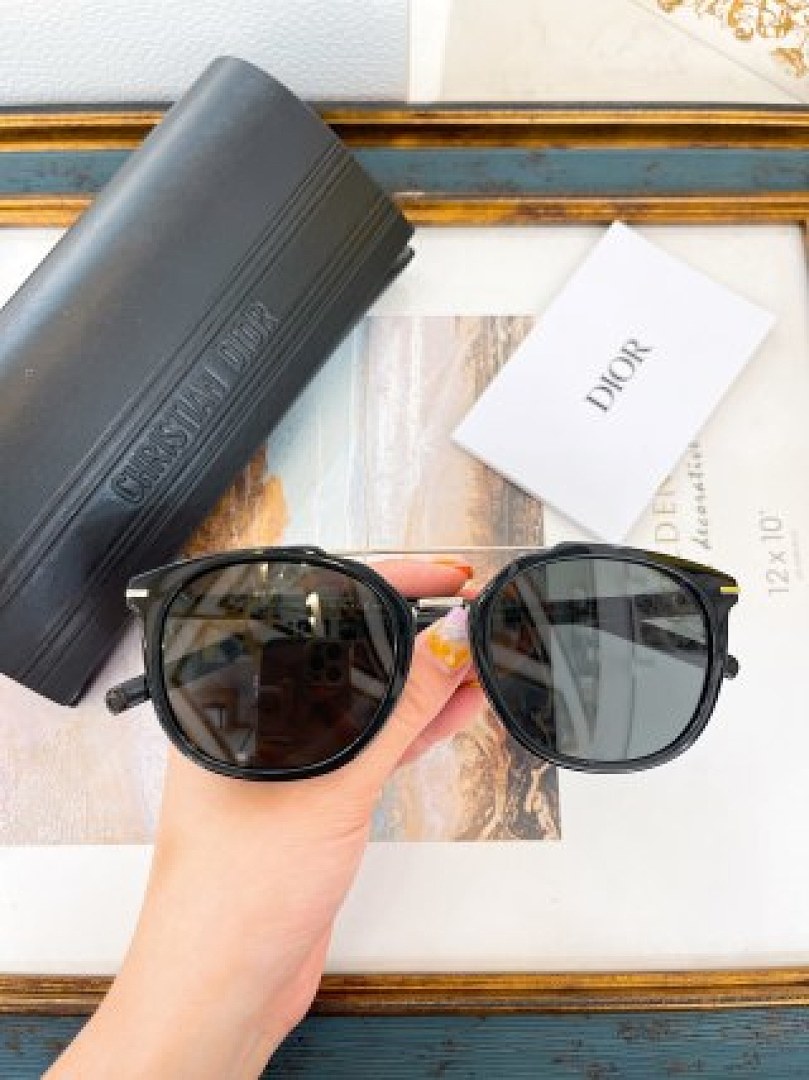 Other Dior Sunglasses - Image 95