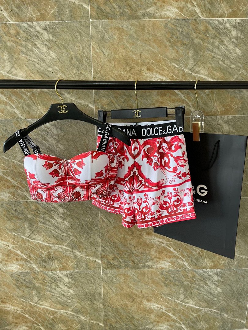 Bikini, photo 1