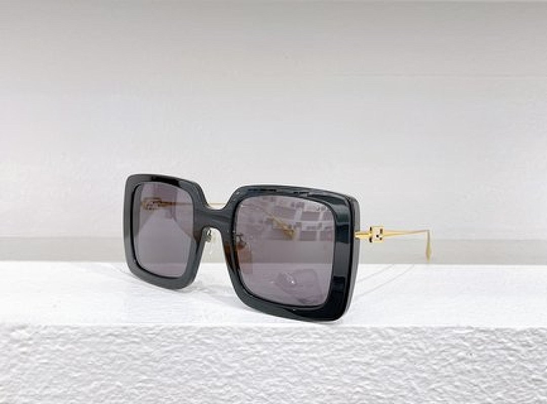 Other Fendi Sunglasses - Image 111