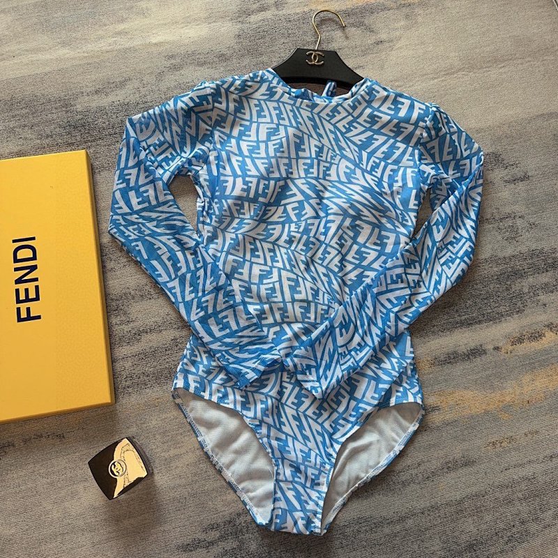 Bikini, photo 1