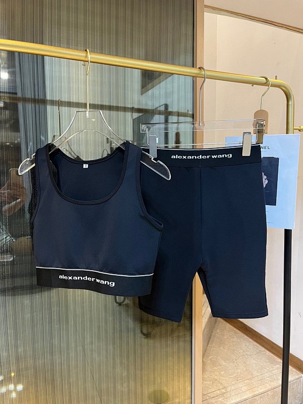 Yoga Wear, photo 1