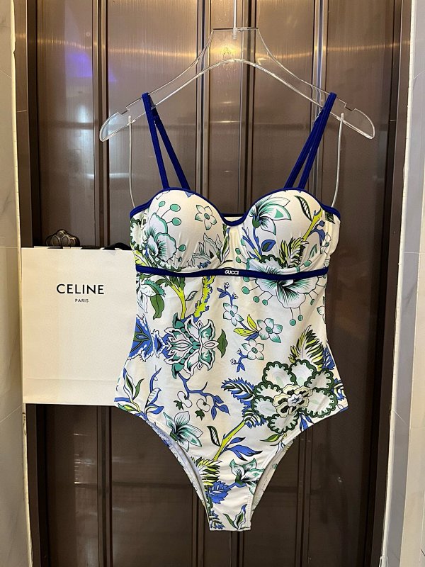 Bikini, photo 1