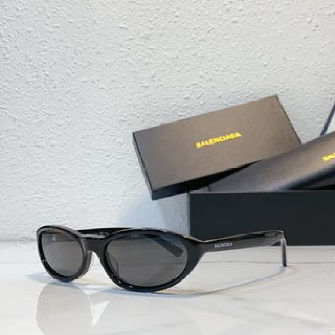 Other Balenciaga Sunglasses - Image 18