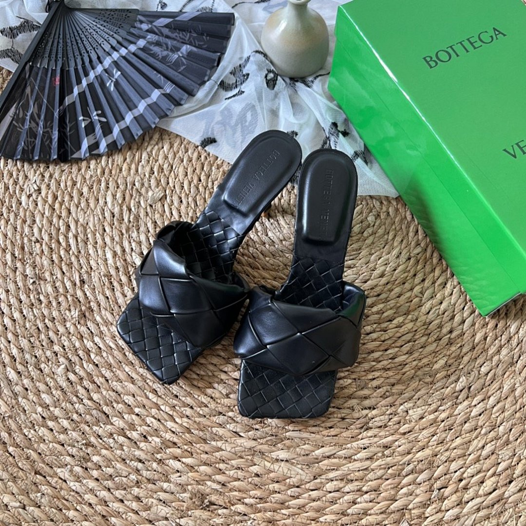 Other Women's Slippers - Image 90