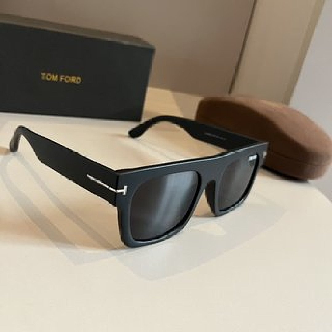 Other TOMTORD Sunglasses - Image 36