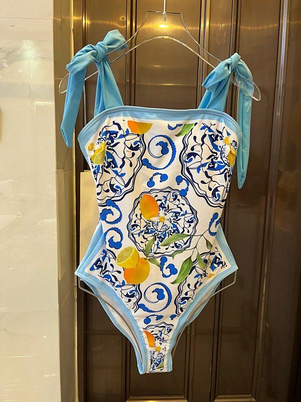 Bikini, photo 1