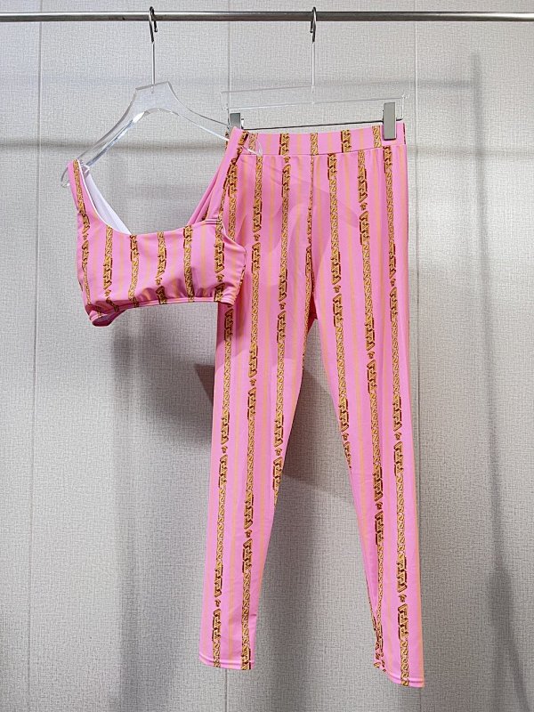Yoga Wear, photo 1