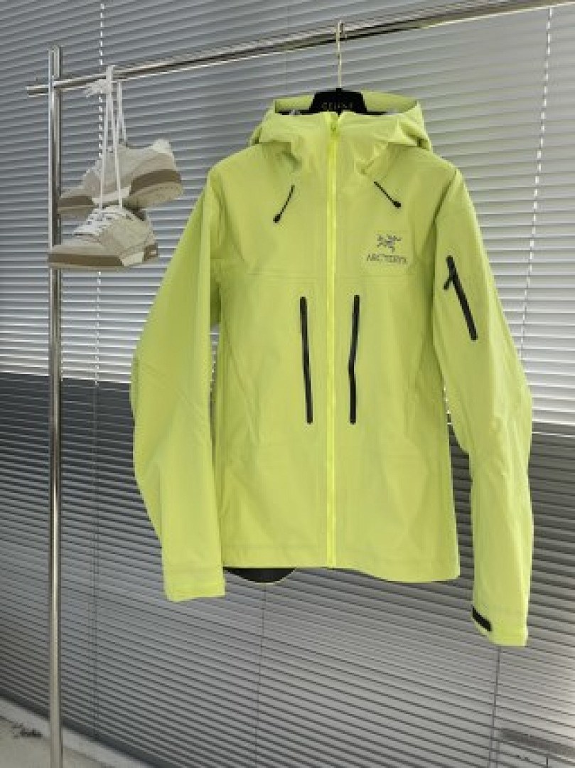 Christian Louboutin ARCTERYX Mens Winter - Image 57