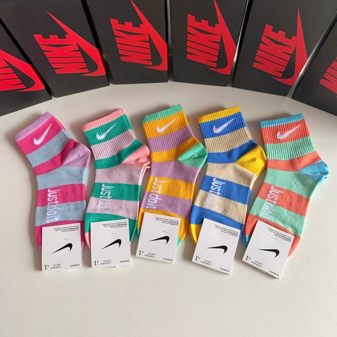 Socks, photo 1