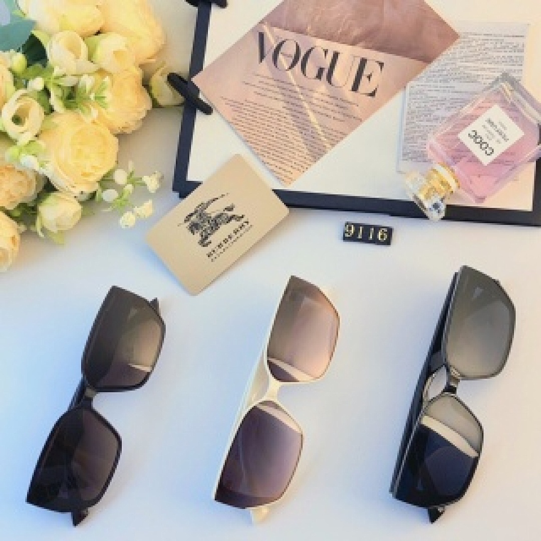 Other BURBERR Sunglasses - Image 78