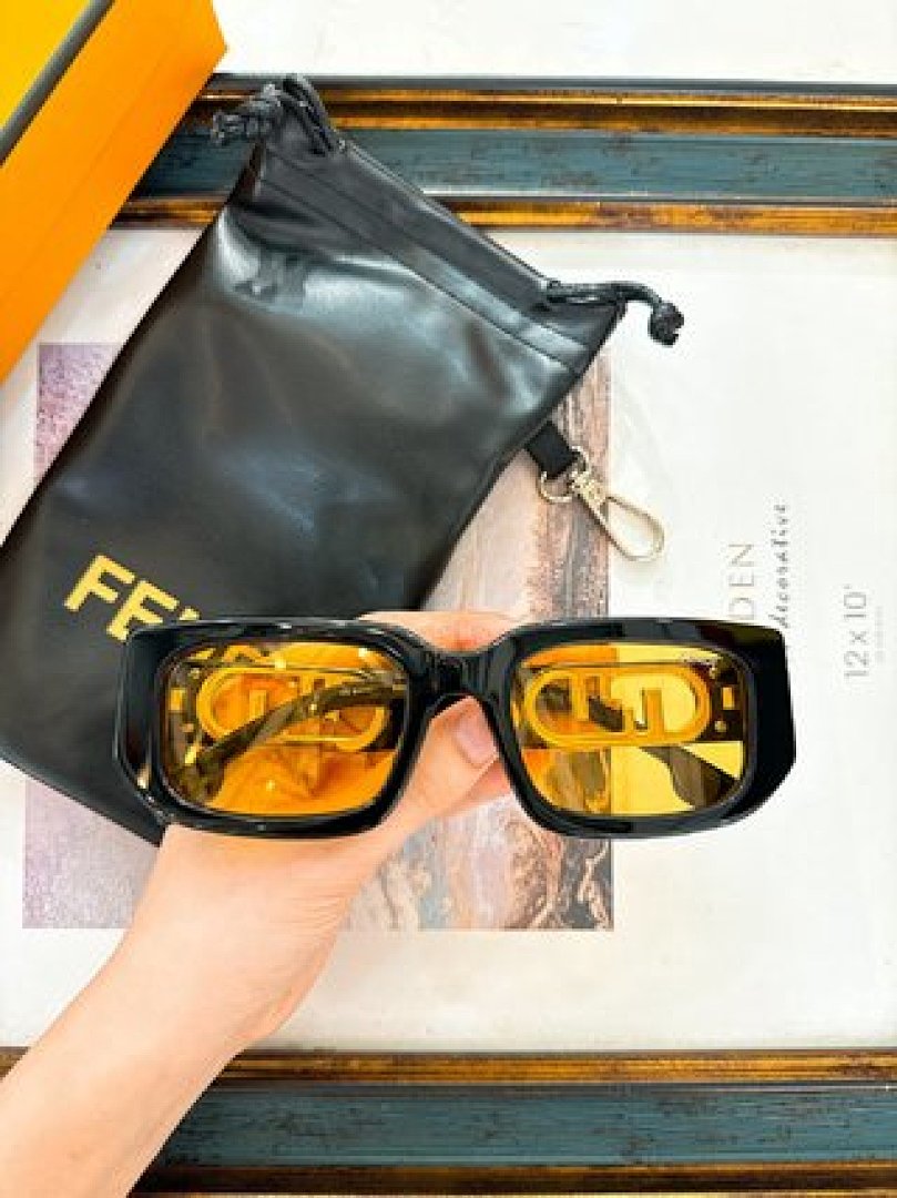 Other Fendi Sunglasses - Image 5