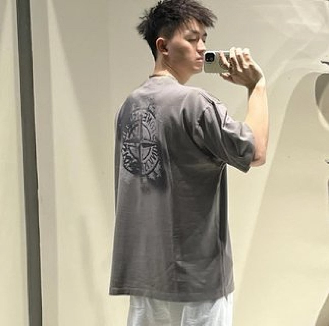 On Running Stone Island - Image 5