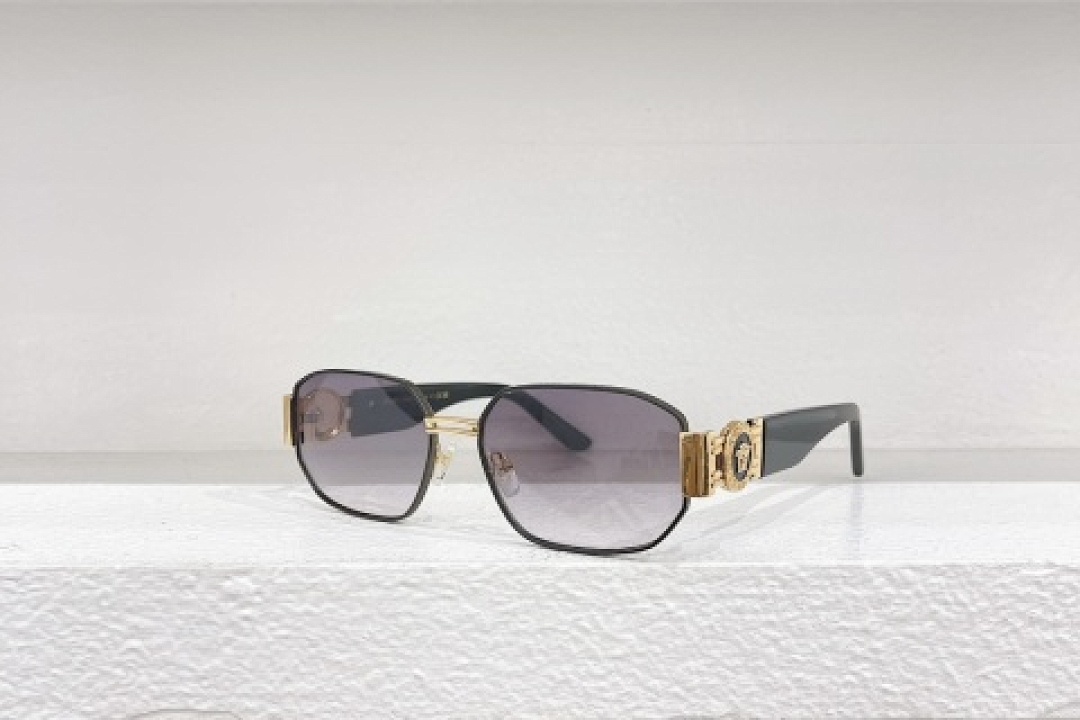 Other VERSACE Sunglasses - Image 67