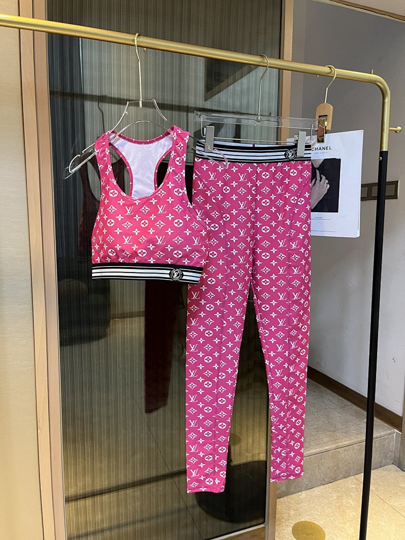 Yoga Wear, photo 1