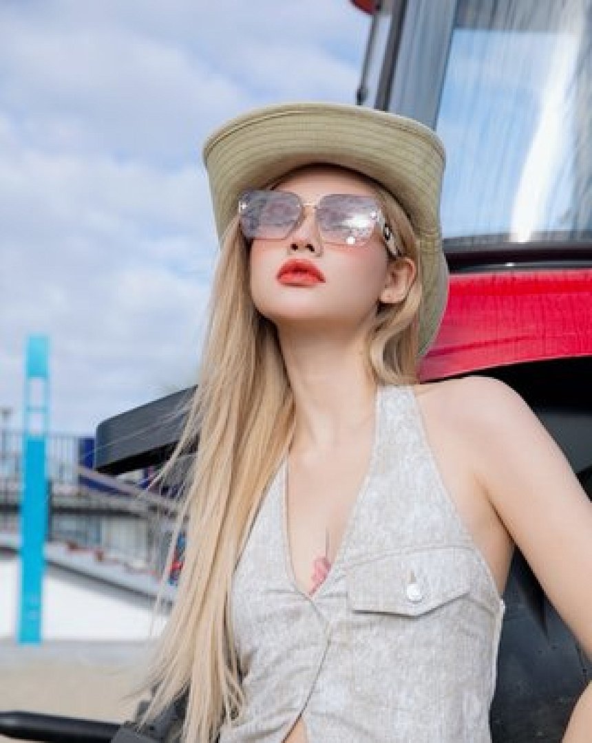Other Lv Sunglasses - Image 12