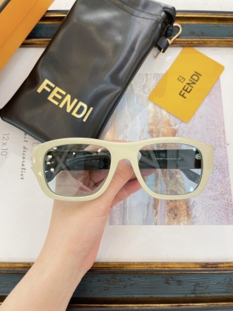 Other Fendi Sunglasses - Image 65