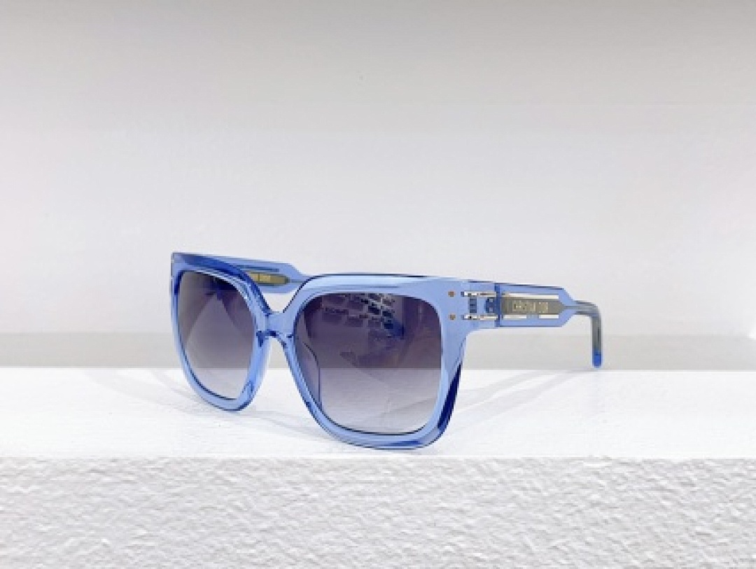 Other Dior Sunglasses - Image 70