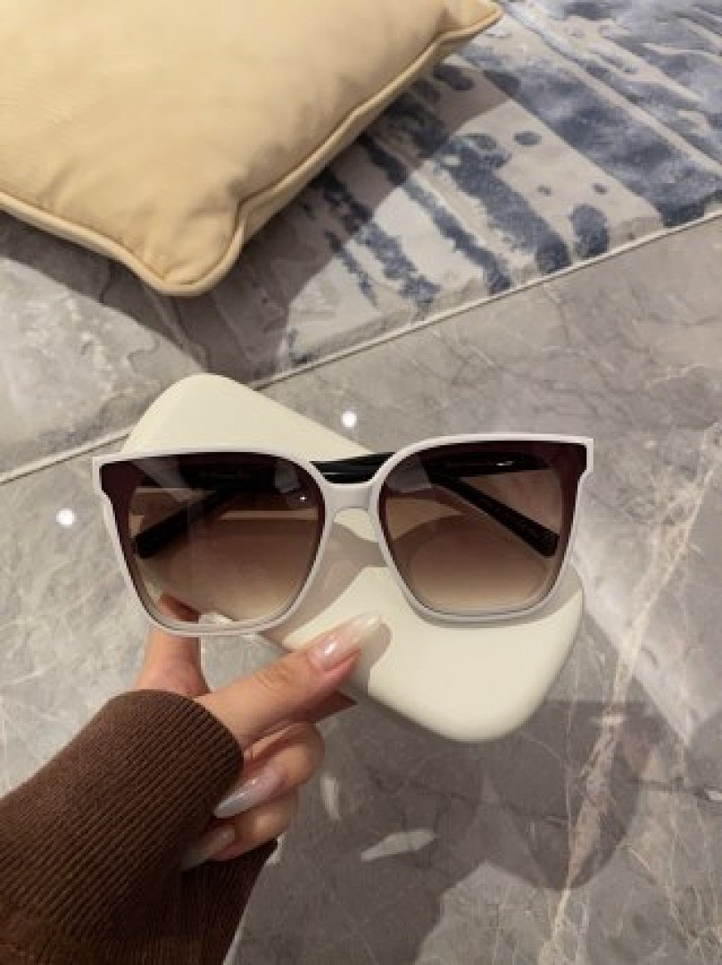 Other Dior Sunglasses - Image 109