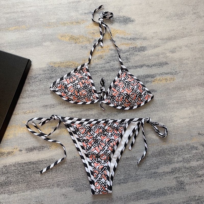 Bikini, photo 1