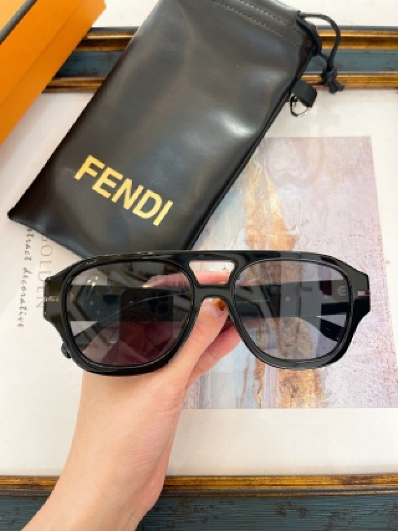 Other Fendi Sunglasses - Image 89