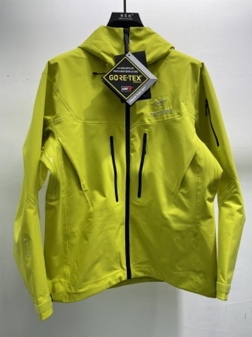 Christian Louboutin ARCTERYX Mens Winter - Image 39