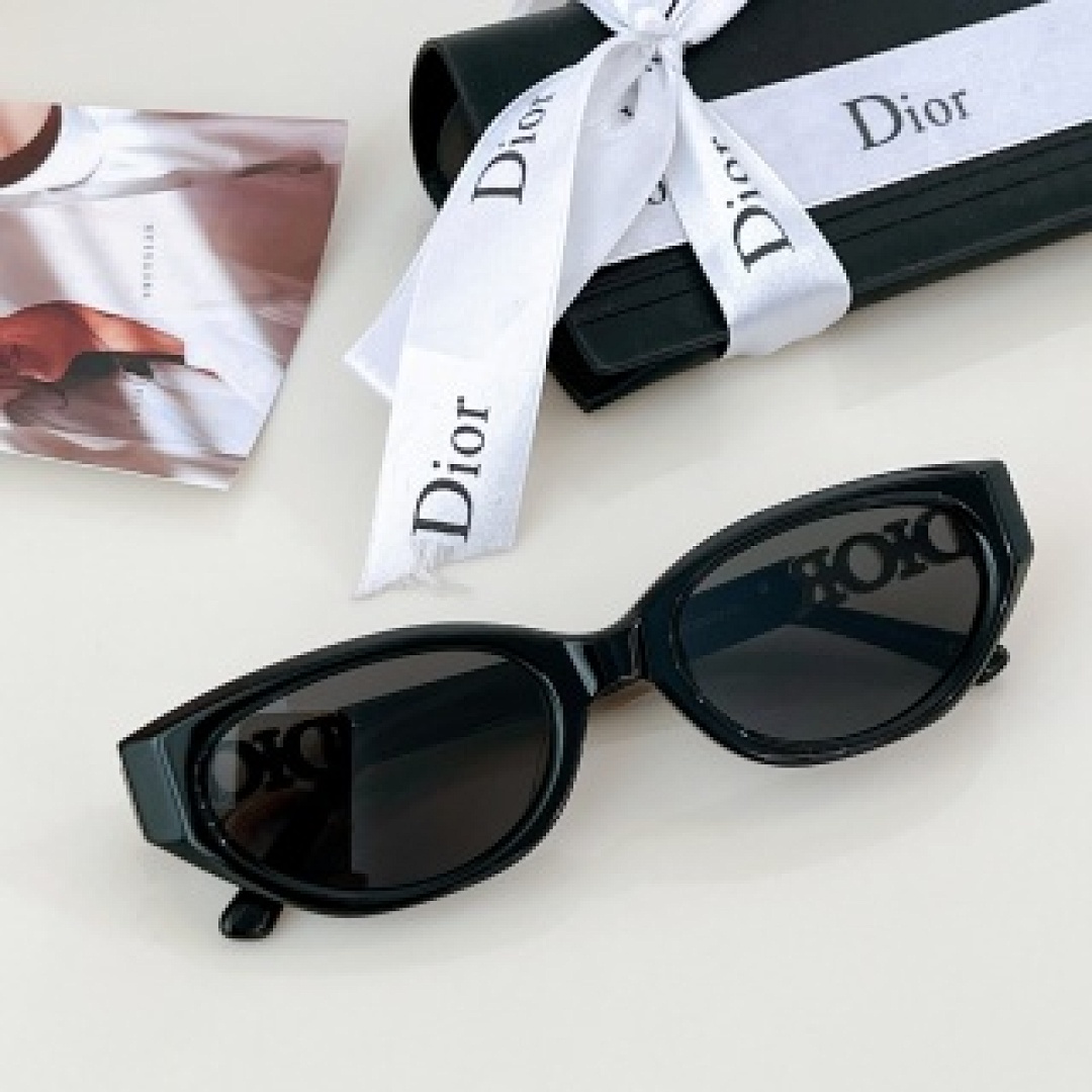 Other Dior Sunglasses - Image 11