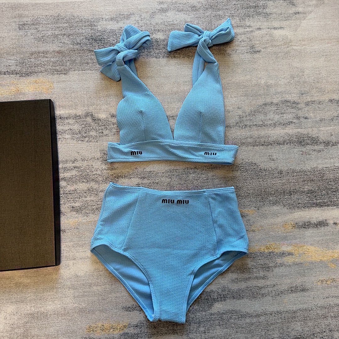 Bikini, photo 1