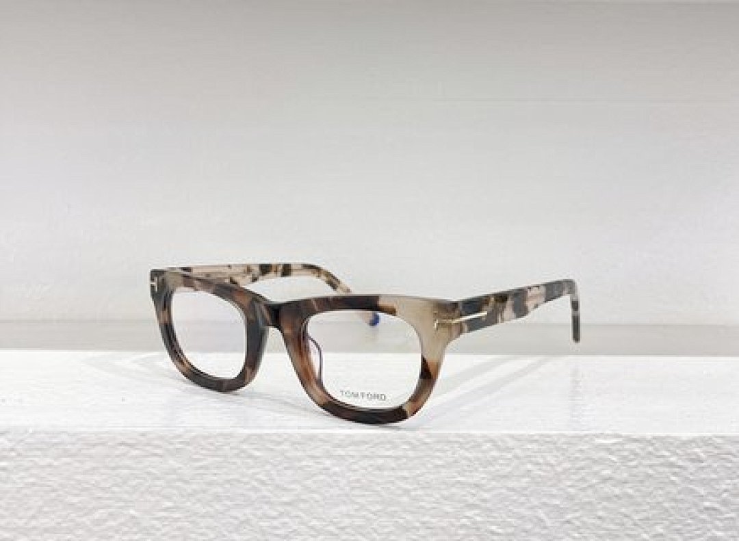 Other TOMTORD Sunglasses - Image 5