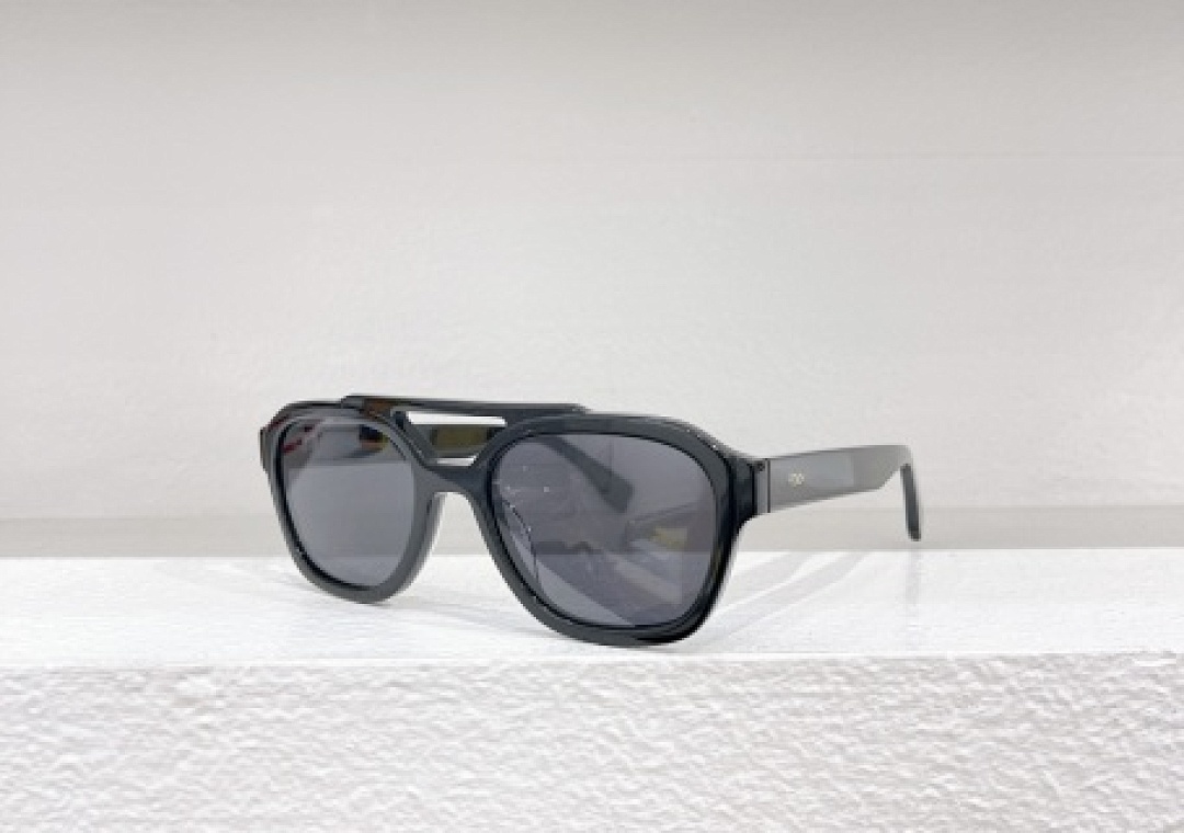 Other Fendi Sunglasses - Image 99