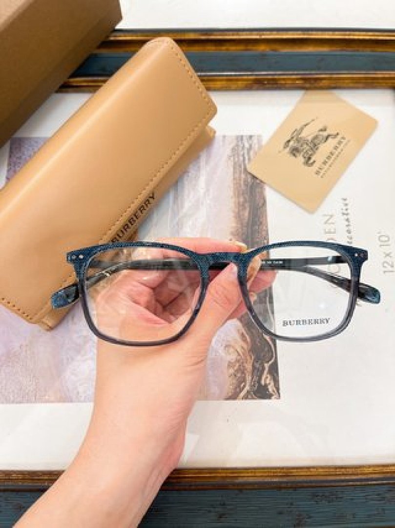 Other BURBERR Sunglasses - Image 109