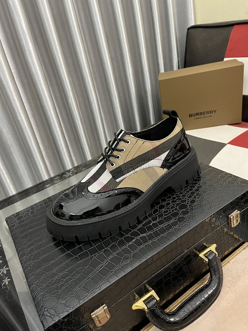 Other Burberry Shoes - Image 28