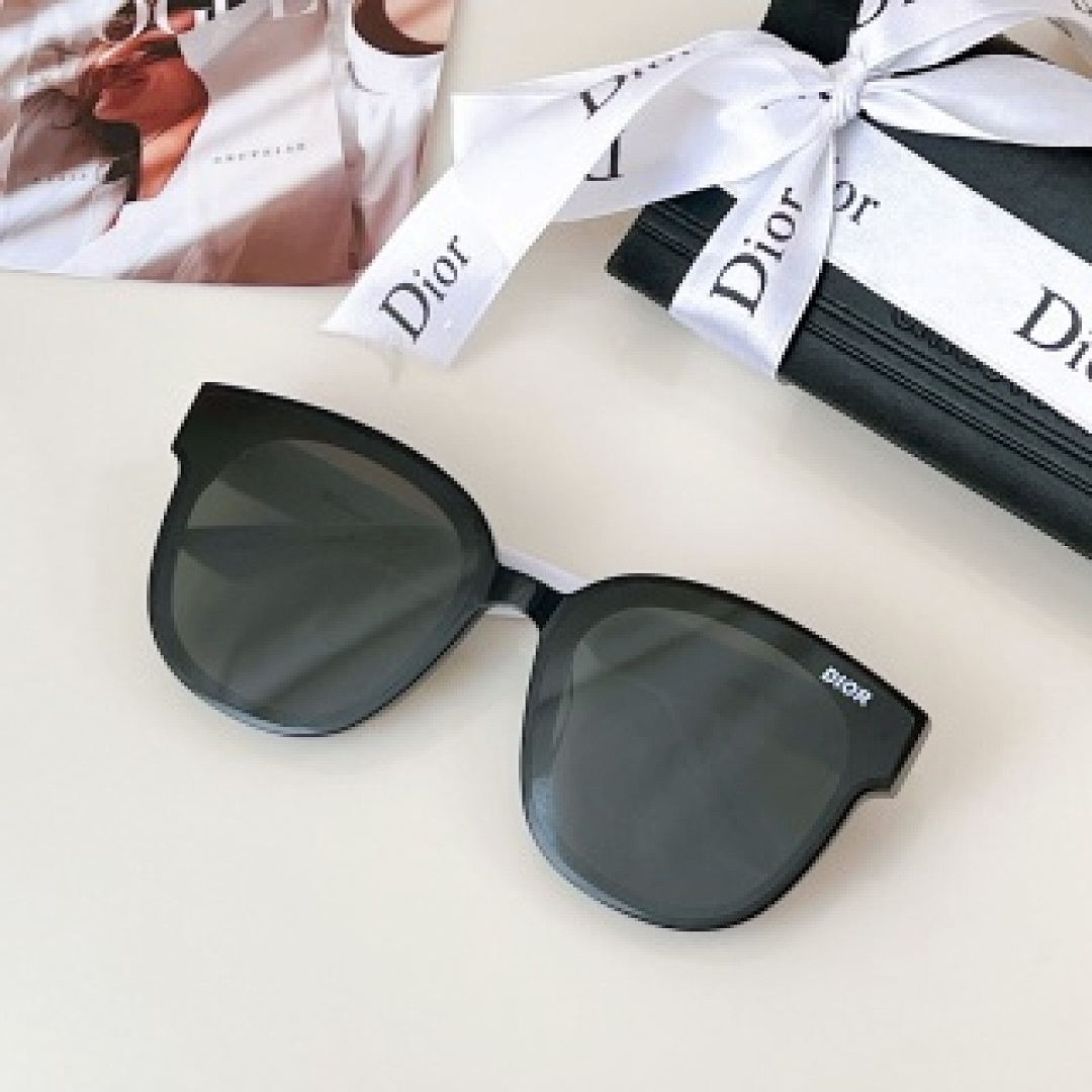 Other Dior Sunglasses - Image 21