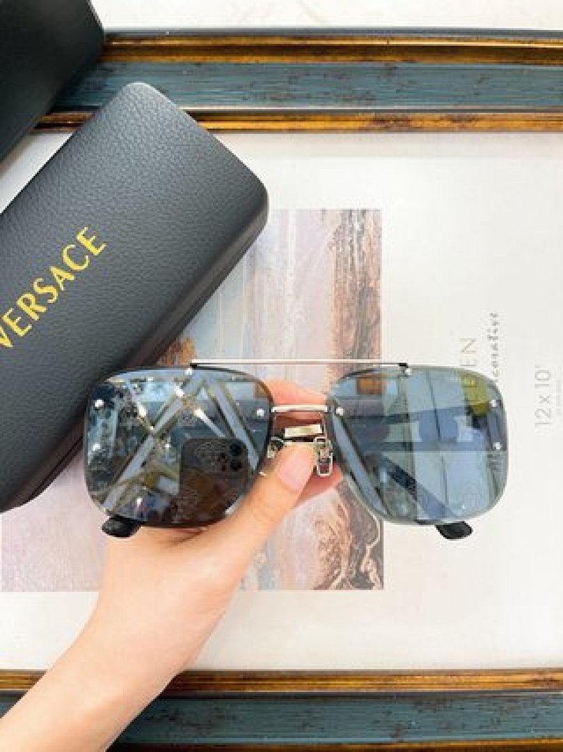 Other VERSACE Sunglasses - Image 4