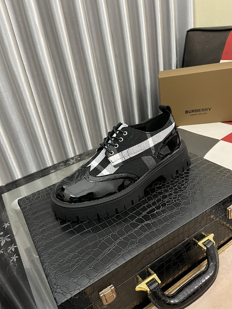 Other Burberry Shoes - Image 27