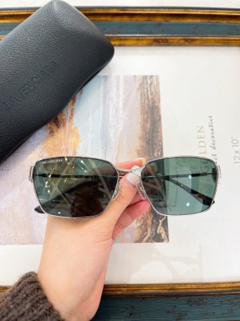 Other Balenciaga Sunglasses - Image 50