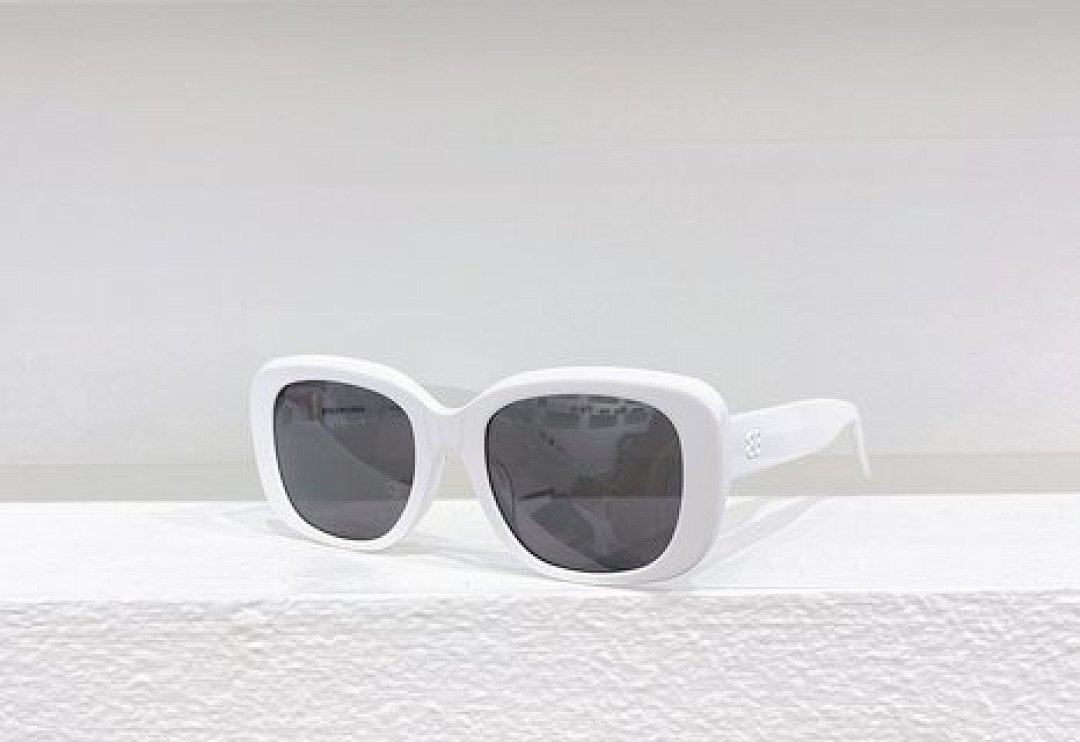 Other Balenciaga Sunglasses - Image 12