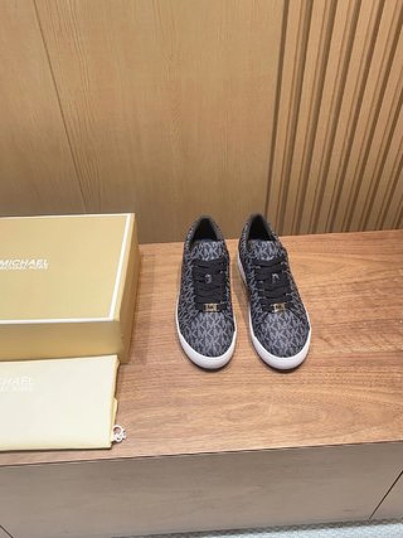 Other MichaelKors - Image 16
