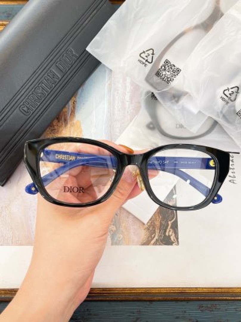 Other Dior Sunglasses - Image 56