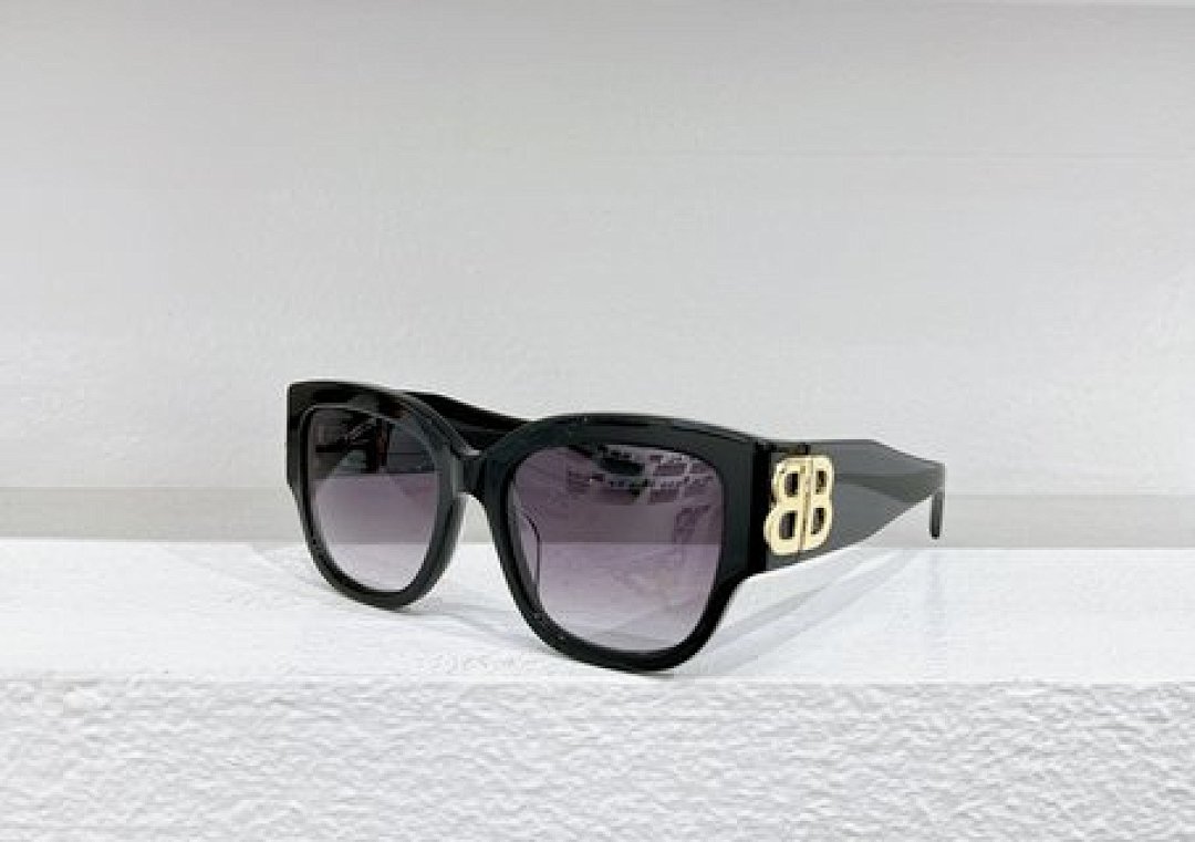 Other Balenciaga Sunglasses - Image 43
