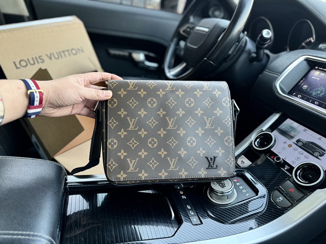 Other Louis Vuitton - Image 37