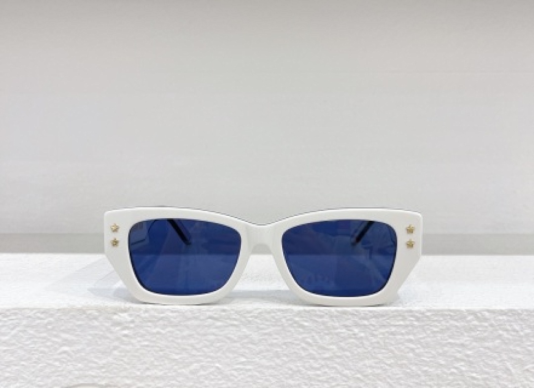 Other Dior Sunglasses - Image 111