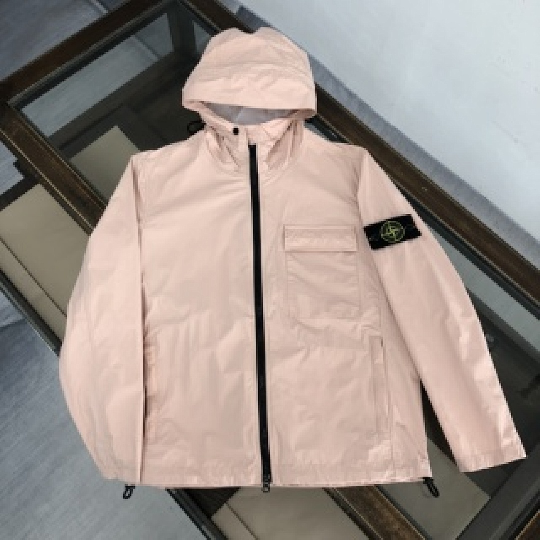 On Running Stone Island - Image 8