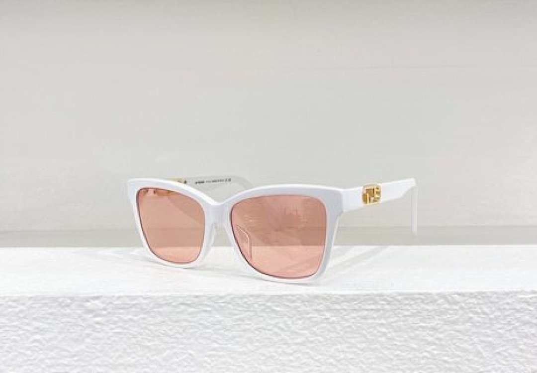 Other Fendi Sunglasses - Image 102